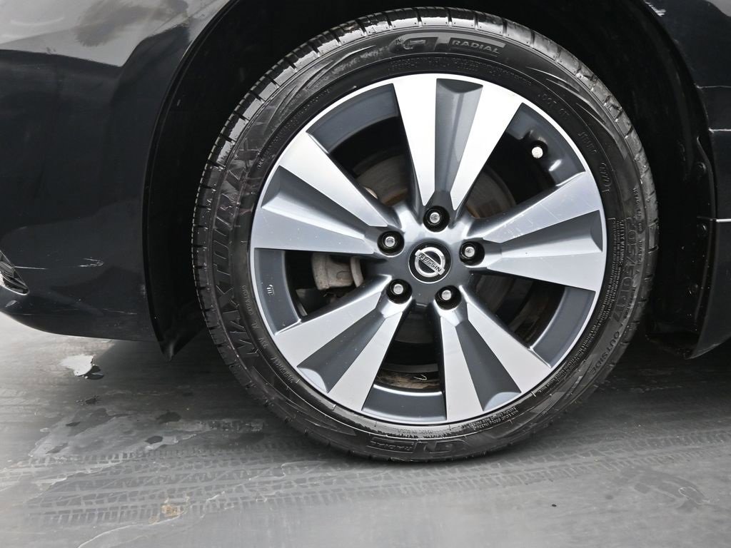 Used 2019 Nissan Sentra SL image 2