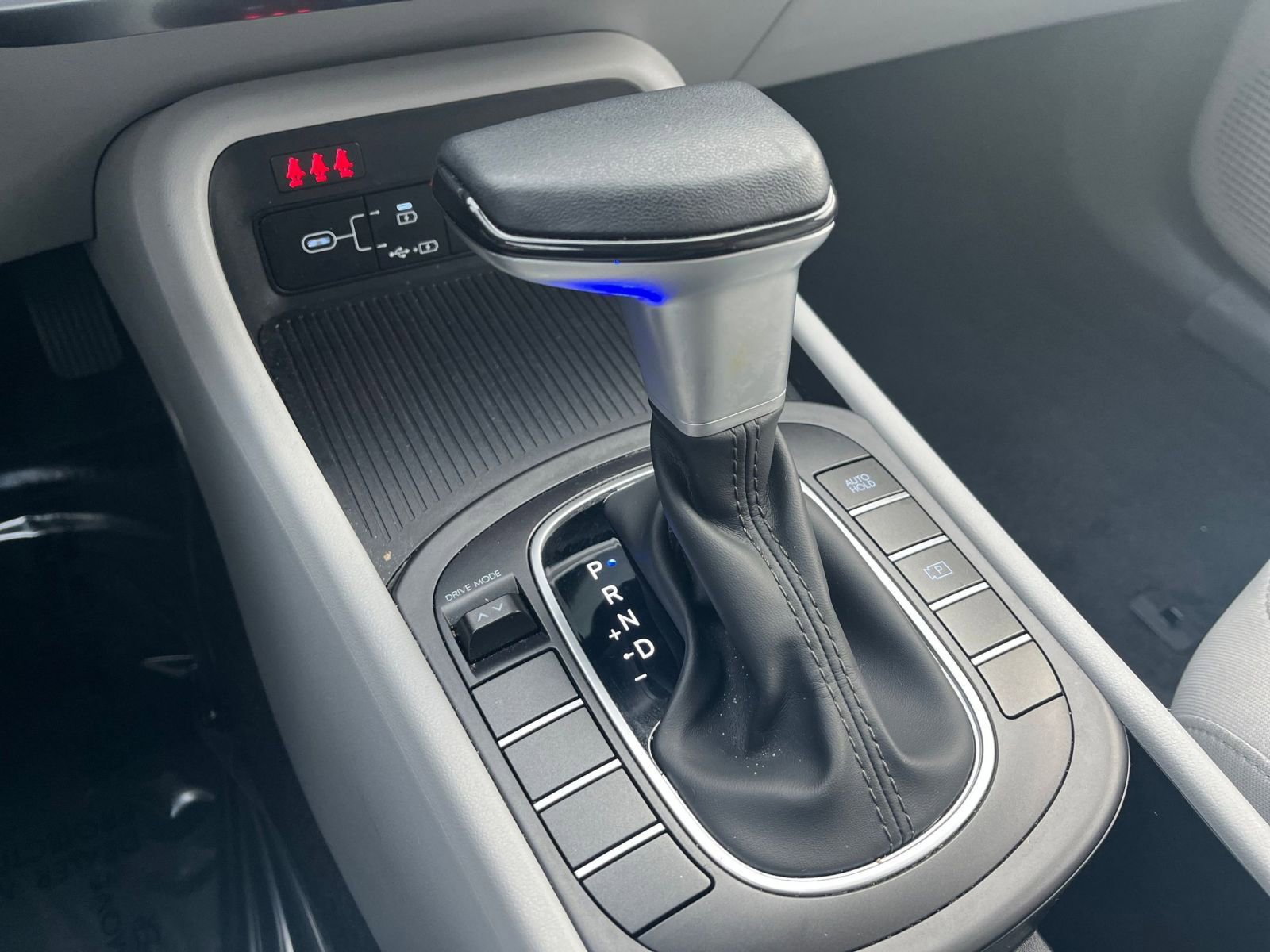 Used 2025 Hyundai Kona SEL image 35