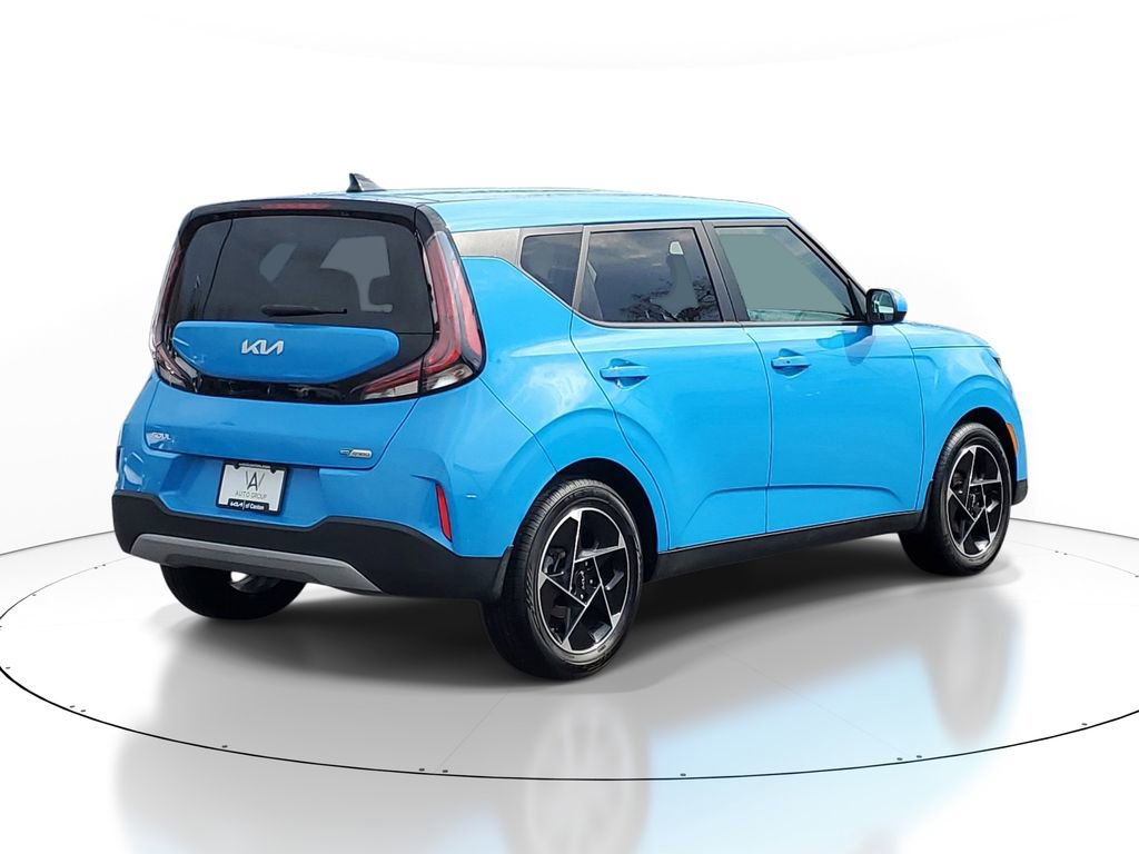 Certified 2023 Kia Soul EX image 4