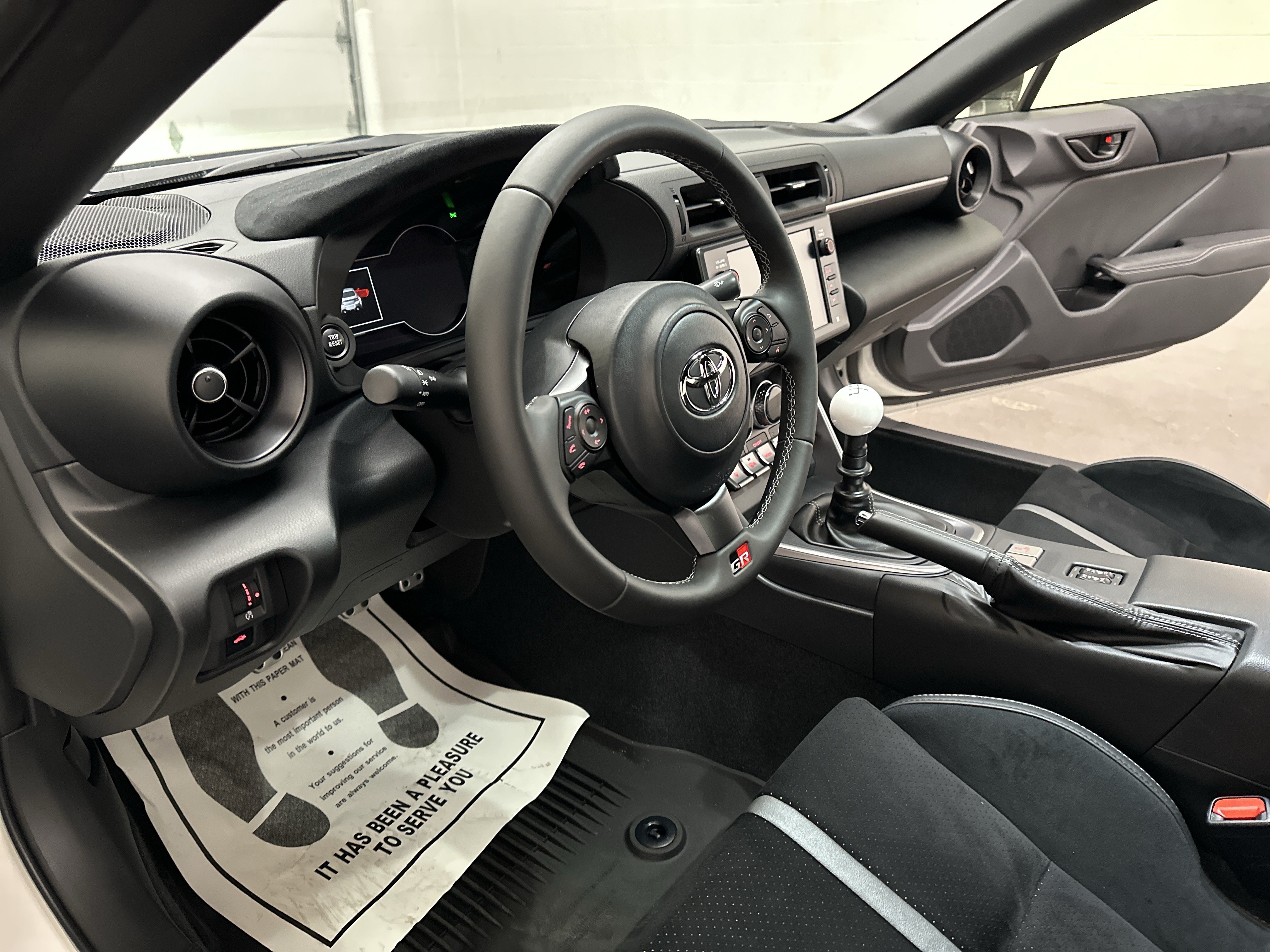 Used 2023 Toyota GR86 Premium w/ ALL Weather Mat Package (TMS) RWD image 12