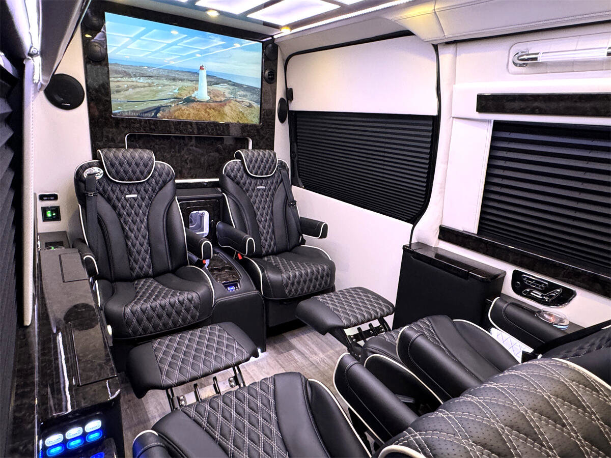 Used 2024 Mercedes-Benz Sprinter 3500 image 36