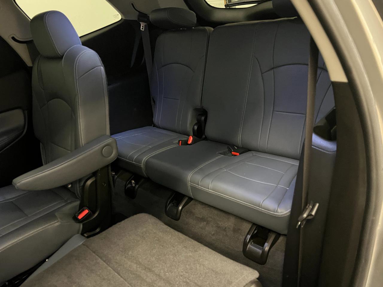 Used 2019 Buick Enclave Essence FWD image 56