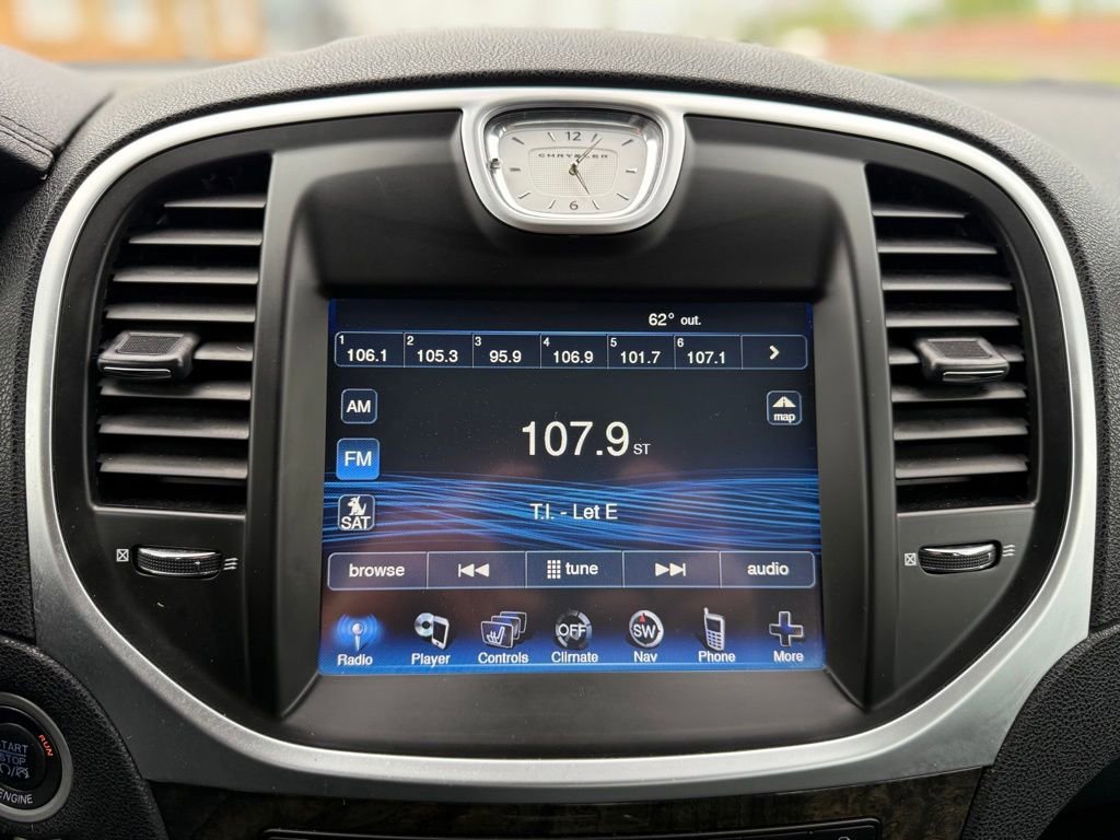 Used 2012 Chrysler 300 C AWD/4WD image 33