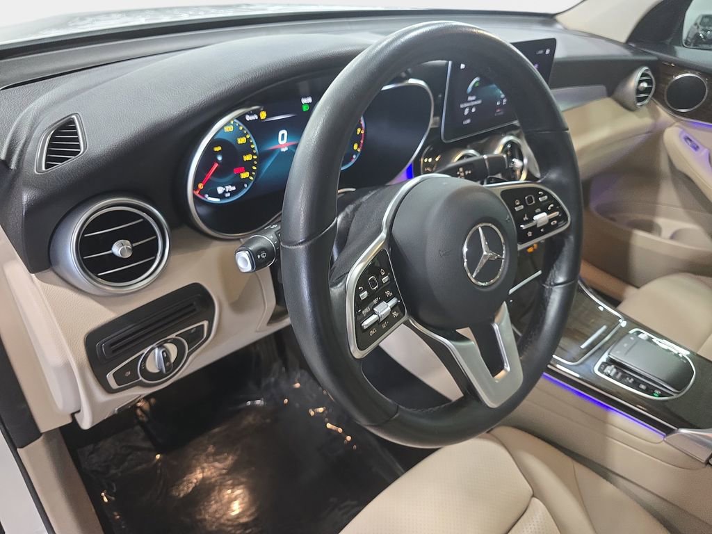 Used 2022 Mercedes-Benz GLC 300 image 24