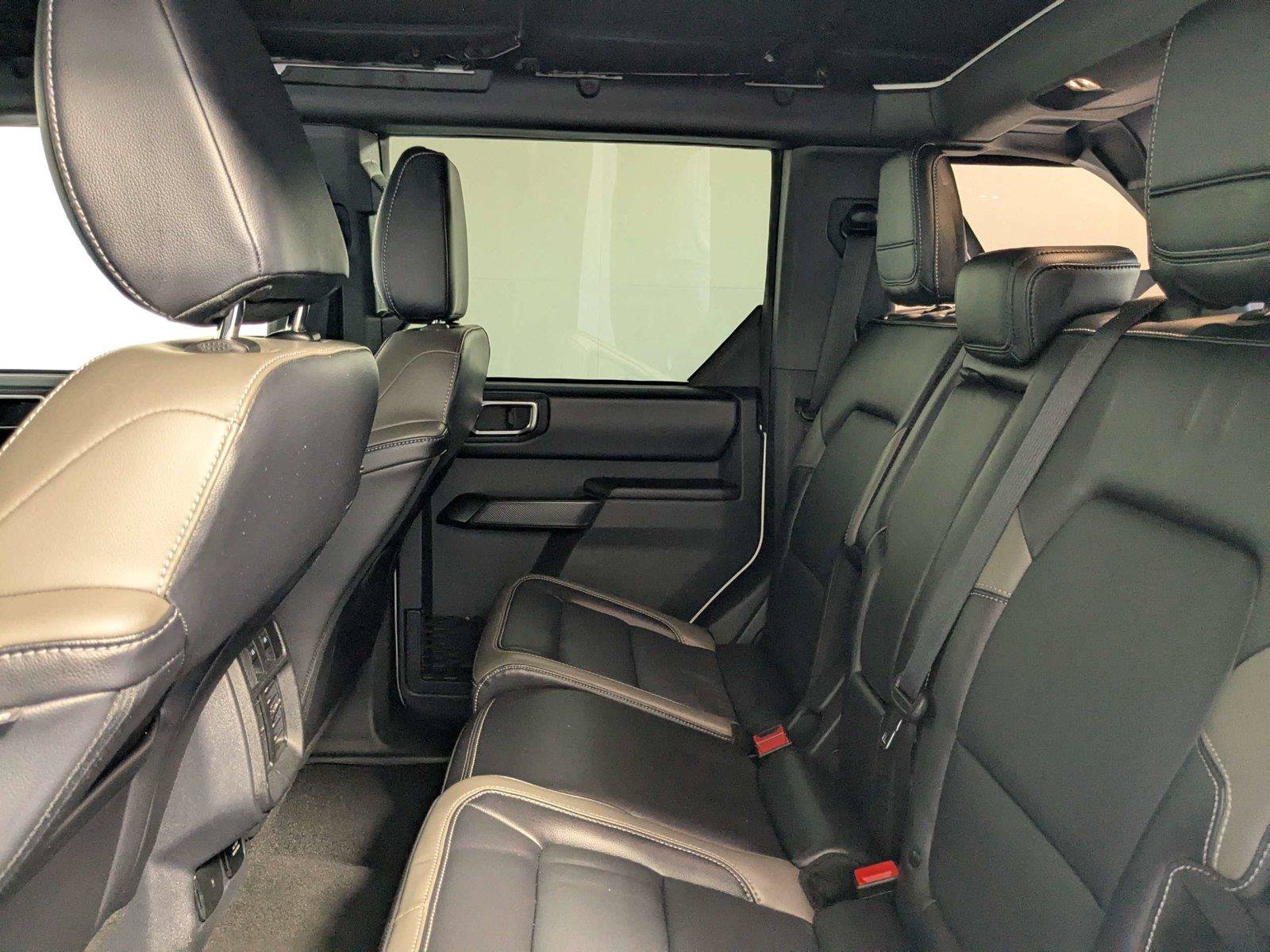 Used 2025 Ford Bronco Outer Banks AWD/4WD image 36