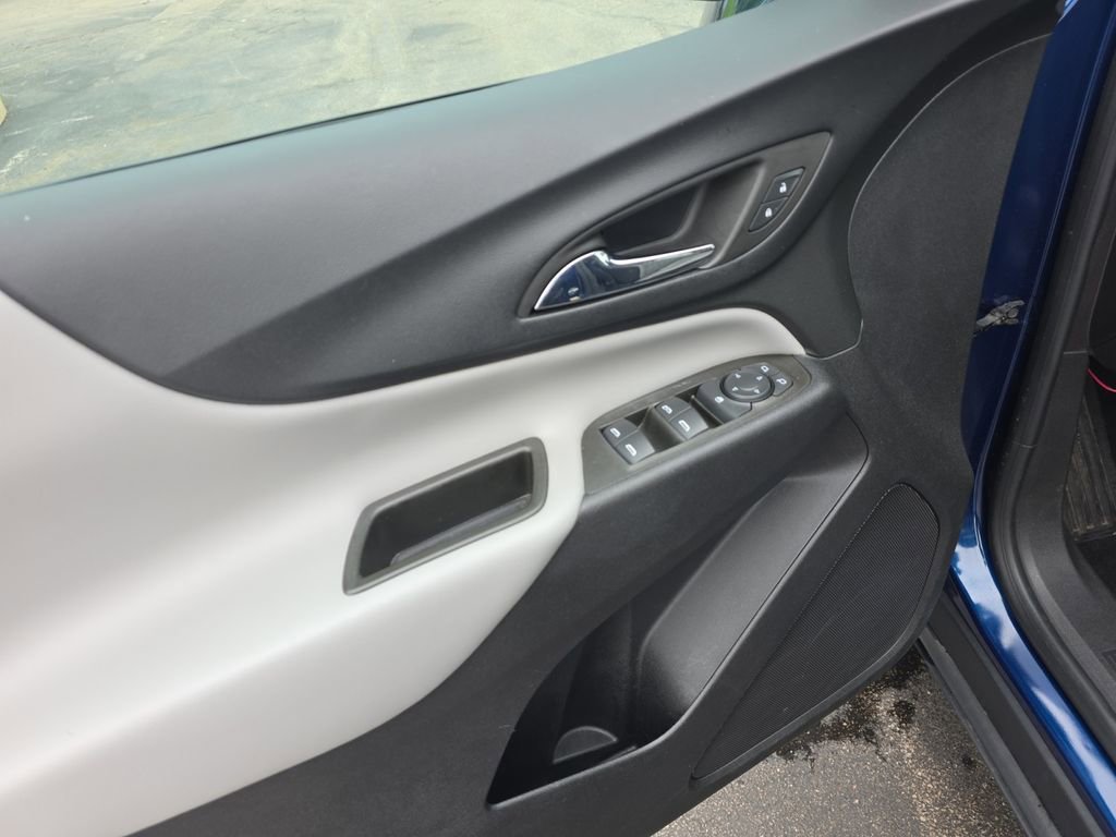 Used 2023 Chevrolet Equinox LS AWD/4WD image 20