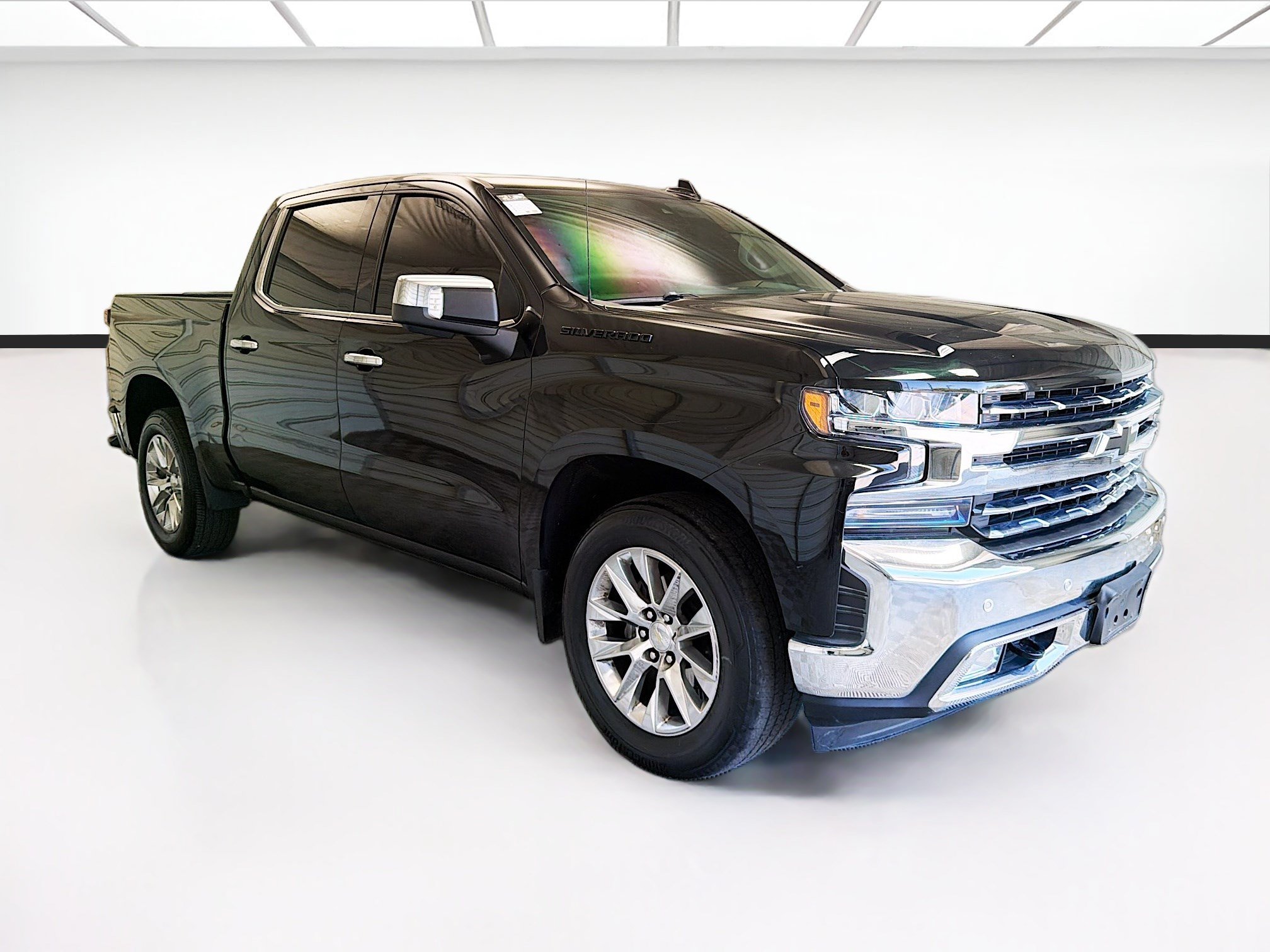 Used 2020 Chevrolet Silverado 1500 LTZ w/ LTZ Plus Package RWD image 3