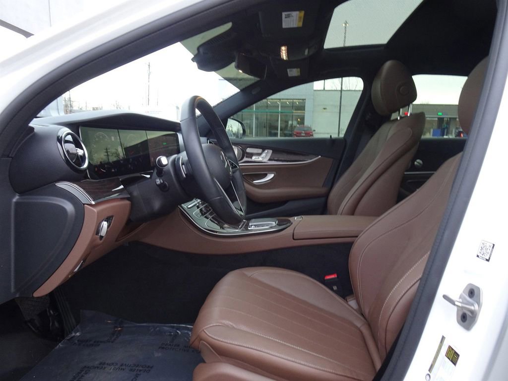 Used 2023 Mercedes-Benz E 350 4MATIC Sedan image 9