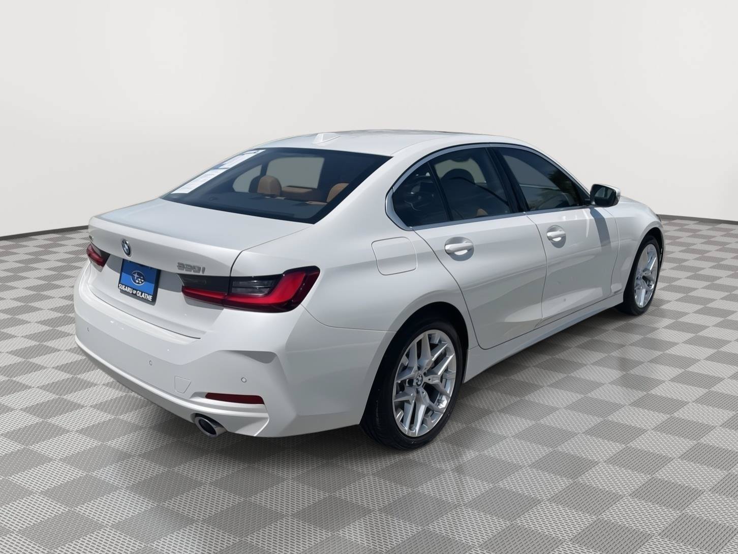 Used 2025 BMW 330i xDrive Sedan w/ Premium Package AWD/4WD image 15