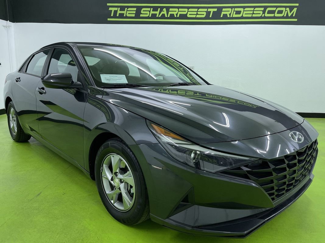 Used 2021 Hyundai Elantra SE image 2