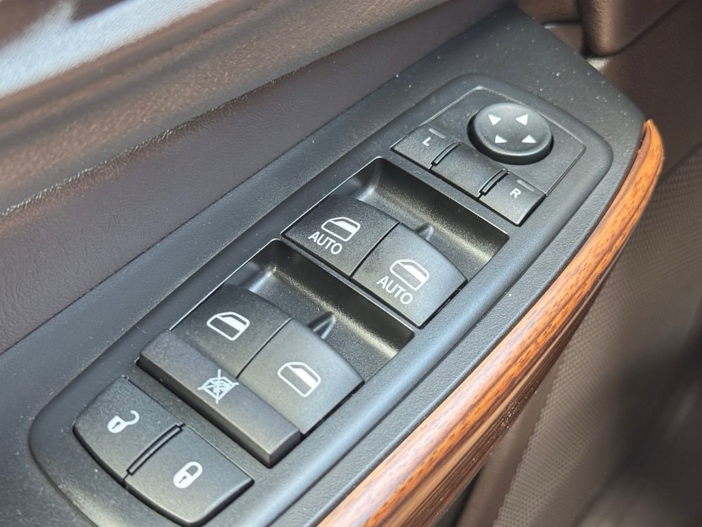 Used 2015 Jeep Cherokee Trailhawk w/ Comfort/Convenience Group AWD/4WD image 17