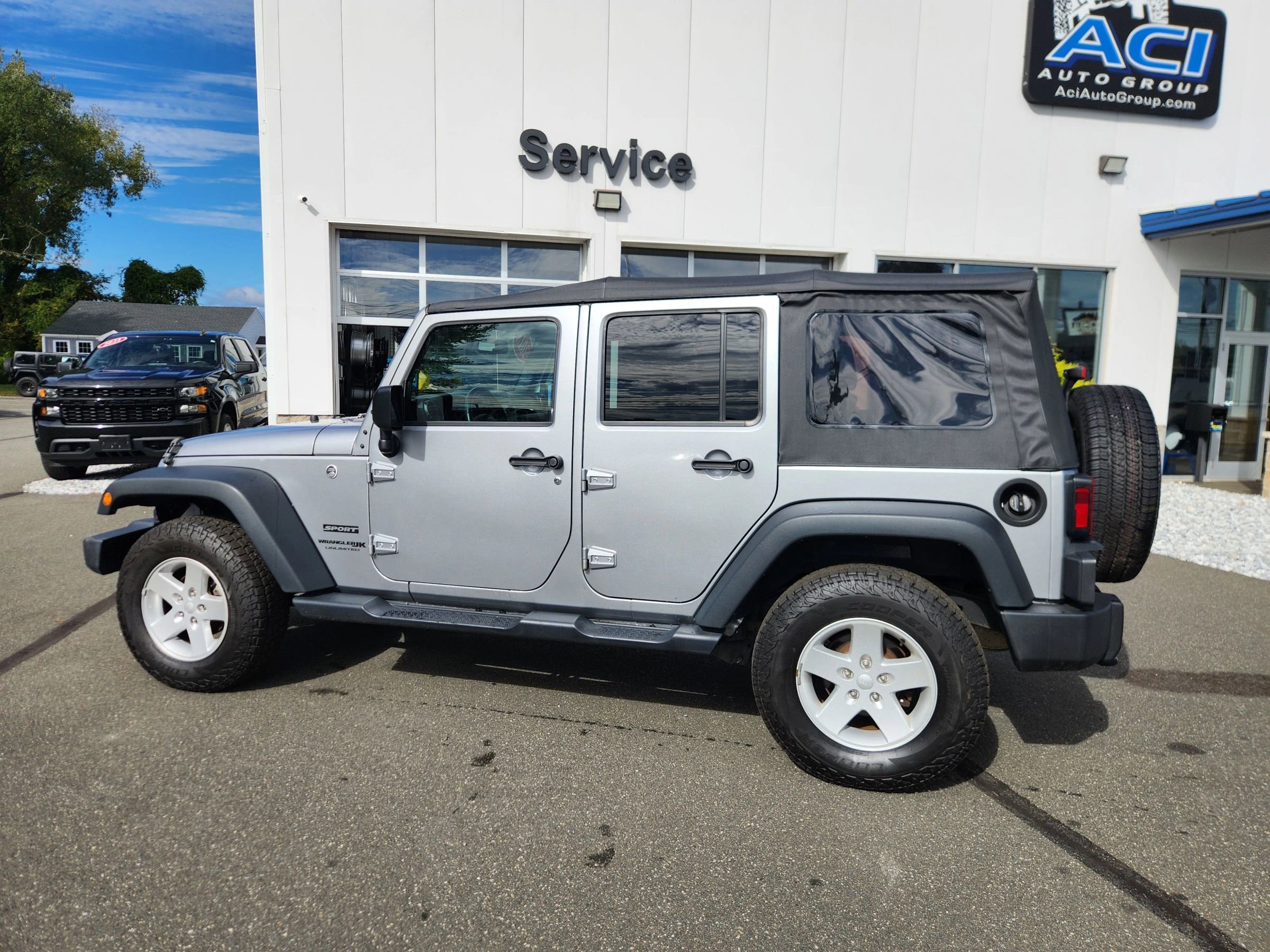 Used 2018 Jeep Wrangler Unlimited Sport S AWD/4WD image 10