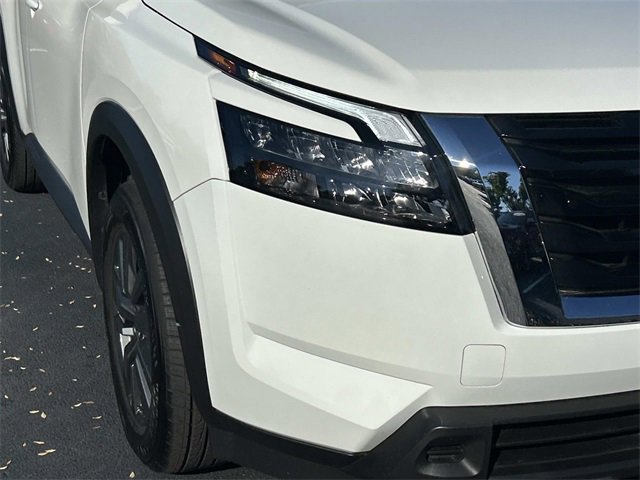 Used 2025 Nissan Pathfinder SV image 10