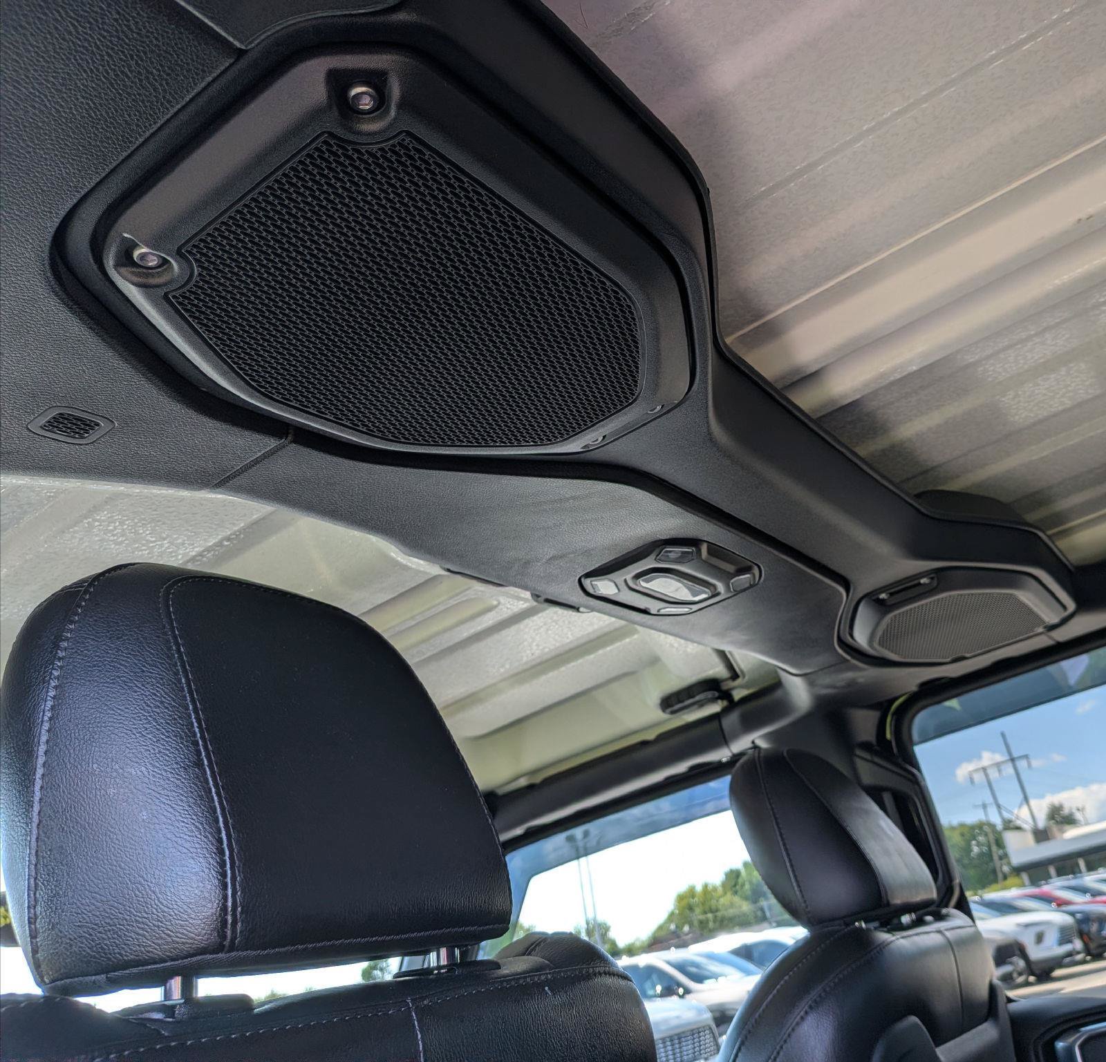 Used 2022 Jeep Gladiator Rubicon w/ LED Lighting Group AWD/4WD image 19
