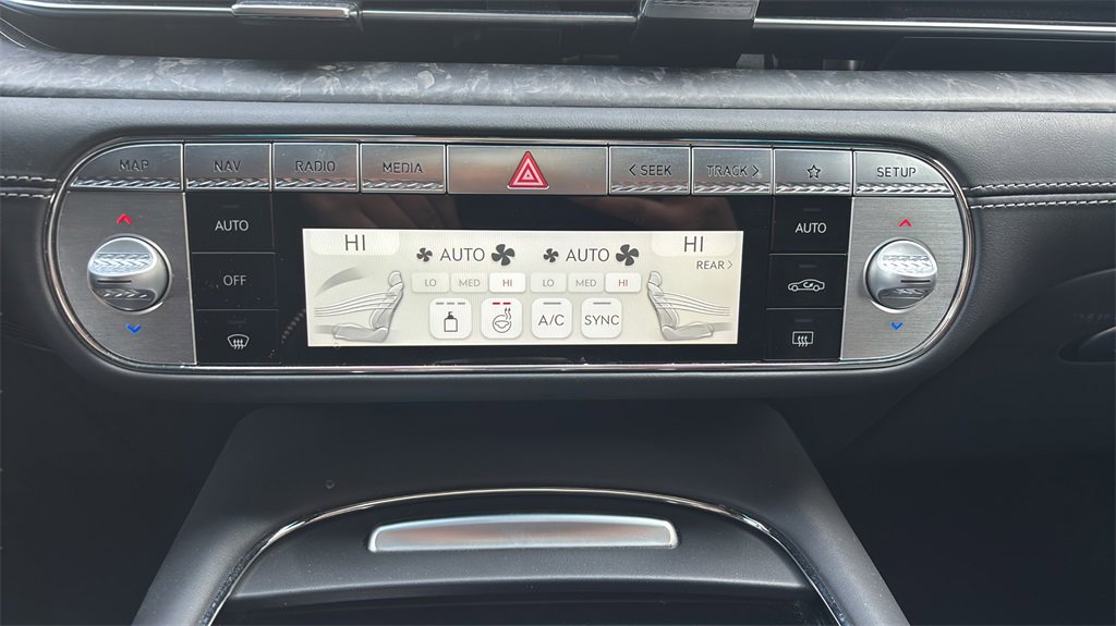 Used 2023 Genesis G90 3.5T image 24