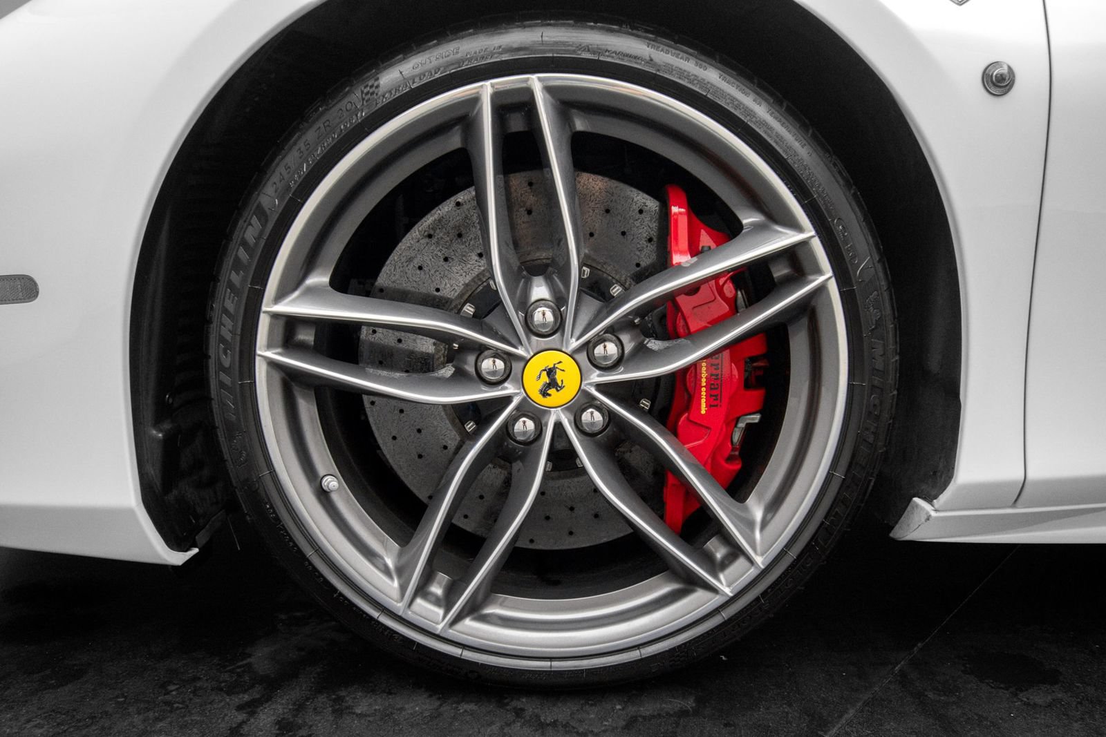 Used 2019 Ferrari 488 Spider RWD image 31