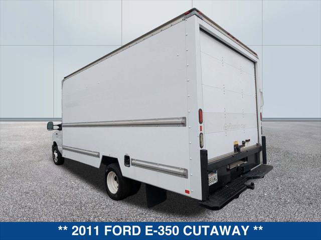 Used 2011 Ford E-350 and Econoline 350 Super Duty RWD image 3