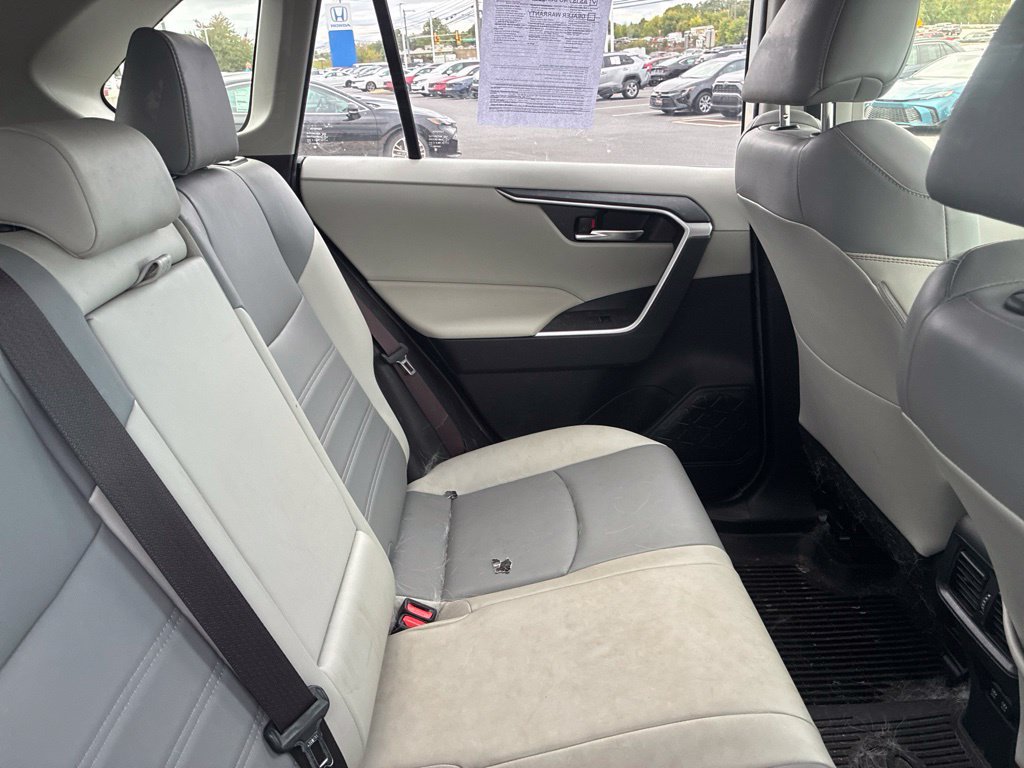 Used 2019 Toyota RAV4 XLE Premium w/ Cold Weather Package AWD/4WD image 24