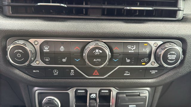 Certified 2025 Jeep Gladiator Sport AWD/4WD image 20