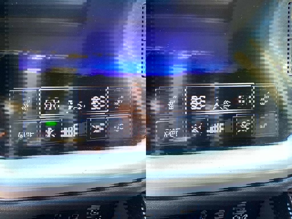 Used 2024 Subaru Outback Premium image 17