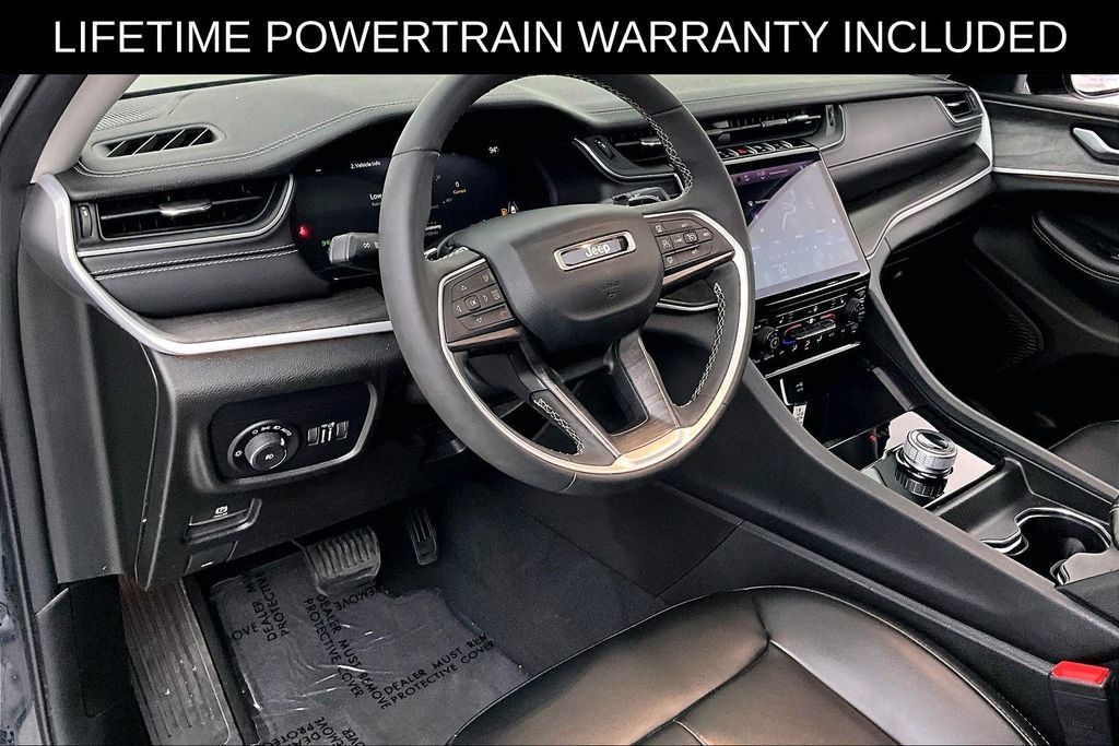 Used 2024 Jeep Grand Cherokee Limited w/ Black Appearance Package RWD image 16