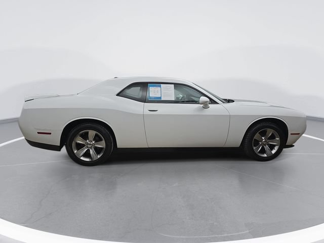 Used 2019 Dodge Challenger SXT RWD image 5
