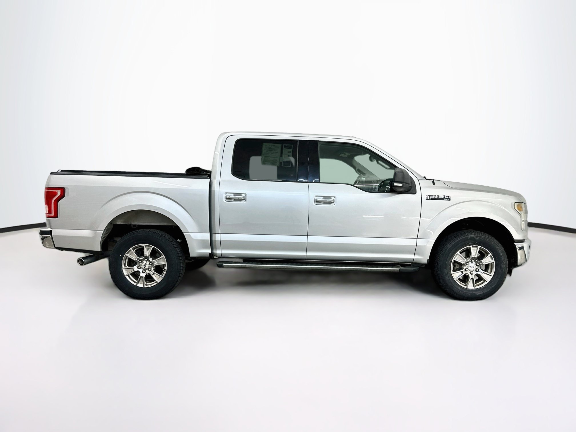 Used 2016 Ford F150 XLT w/ Equipment Group 302A Luxury AWD/4WD image 10