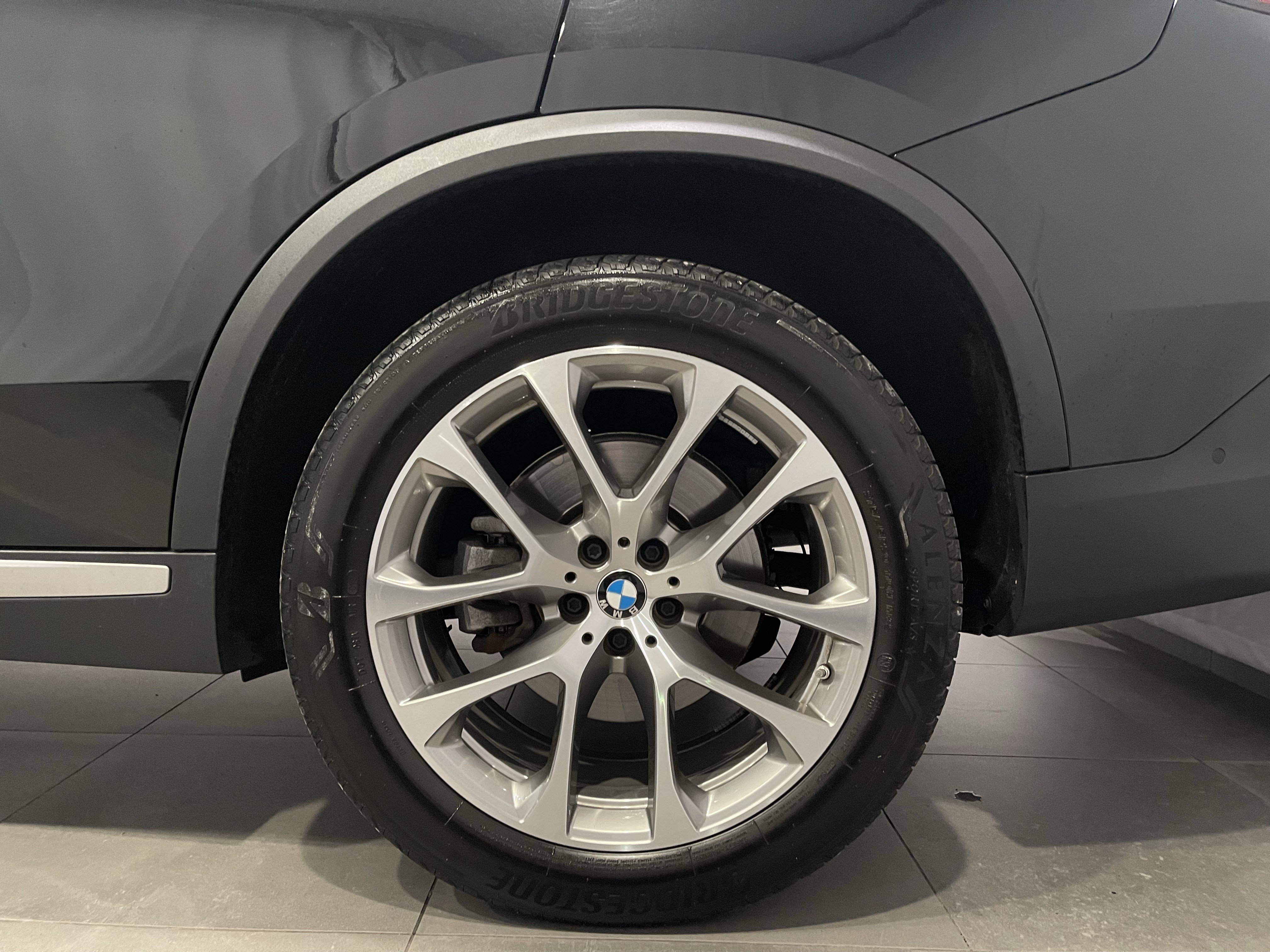 Certified 2024 BMW X5 xDrive40i w/ Premium Package AWD/4WD image 8