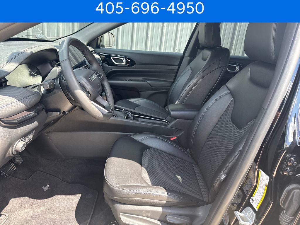 Used 2026 Jeep Compass Latitude AWD/4WD image 10