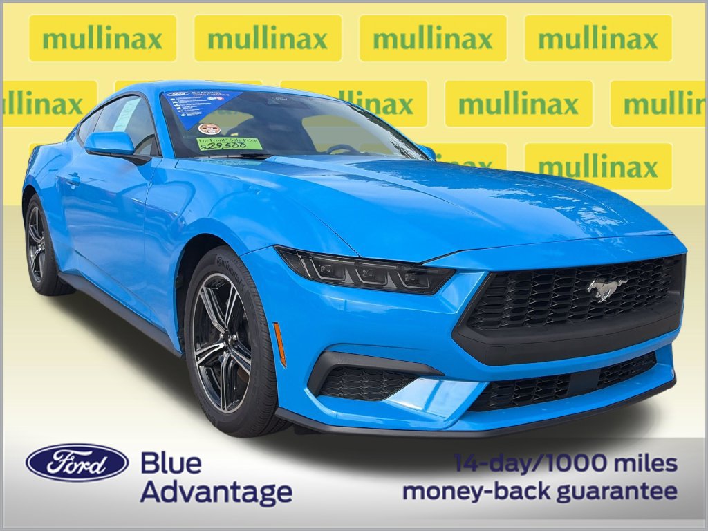 Used 2025 Ford Mustang Coupe RWD image 2