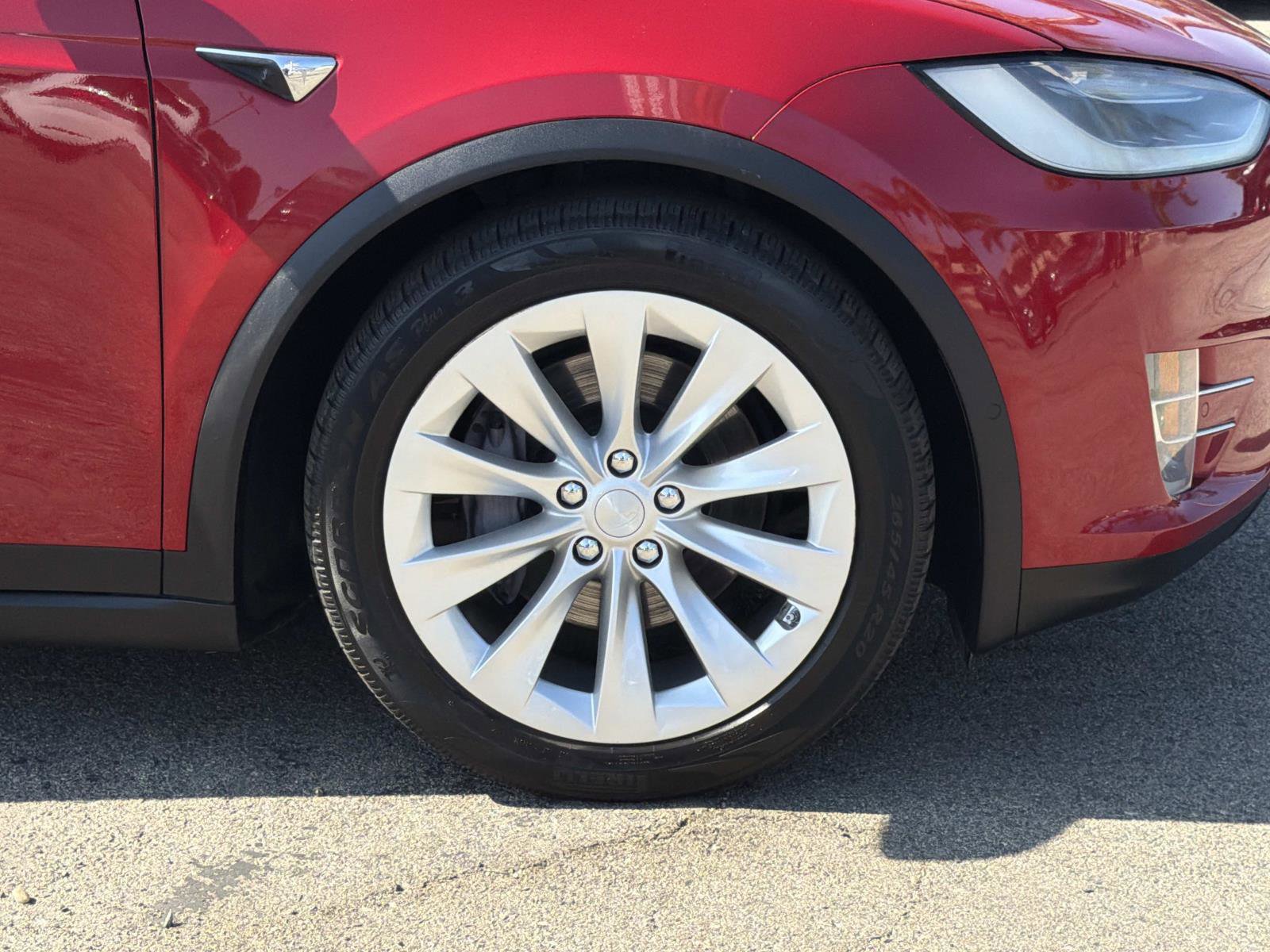 Used 2018 Tesla Model X 75D image 32