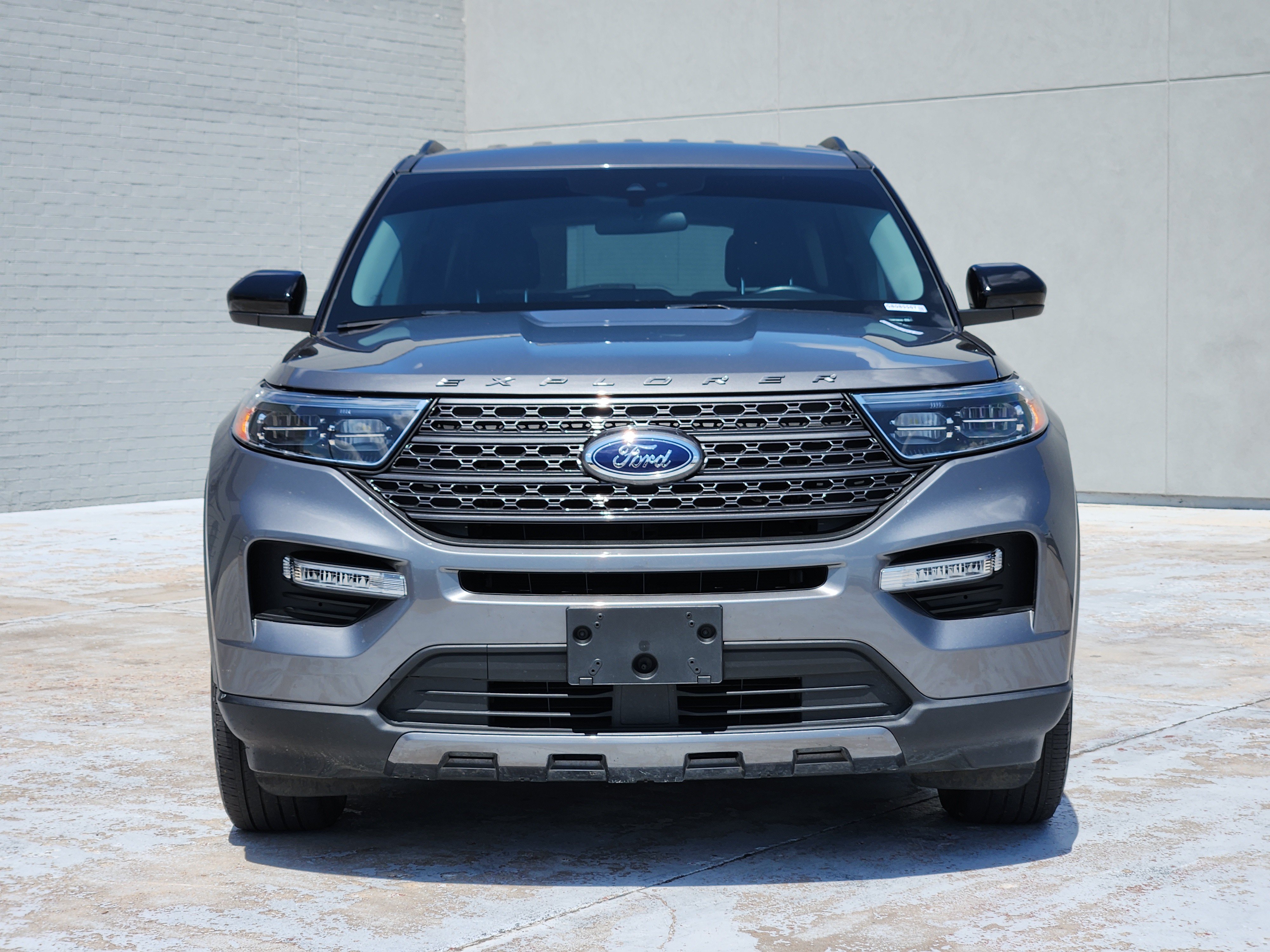 Used 2023 Ford Explorer XLT w/ Equipment Group 202A AWD/4WD image 3