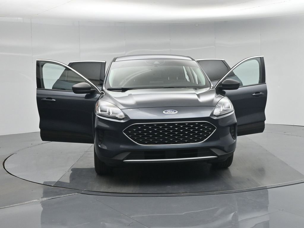 Certified 2022 Ford Escape SE w/ Cold Weather Package AWD/4WD image 35