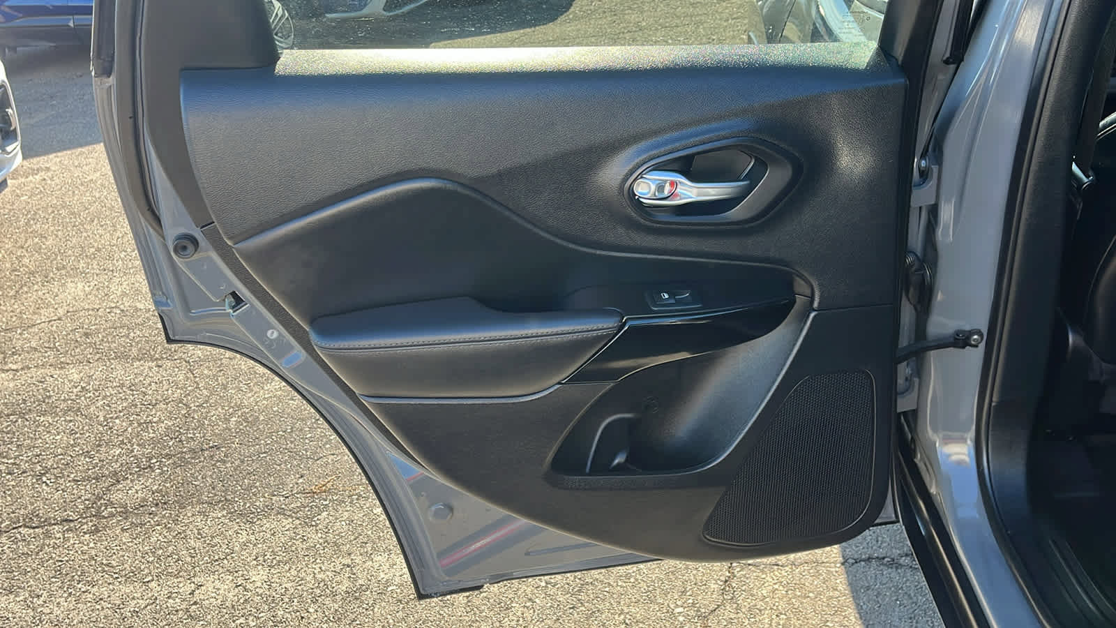 Certified 2023 Jeep Cherokee Altitude Lux w/ Lux Elite Package image 25