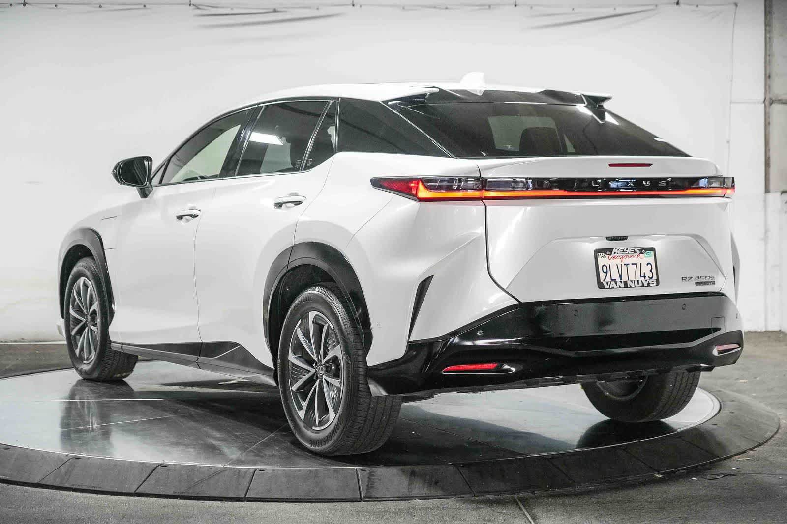 Used 2023 Lexus RZ 450e Premium w/ Technology Package AWD/4WD image 4