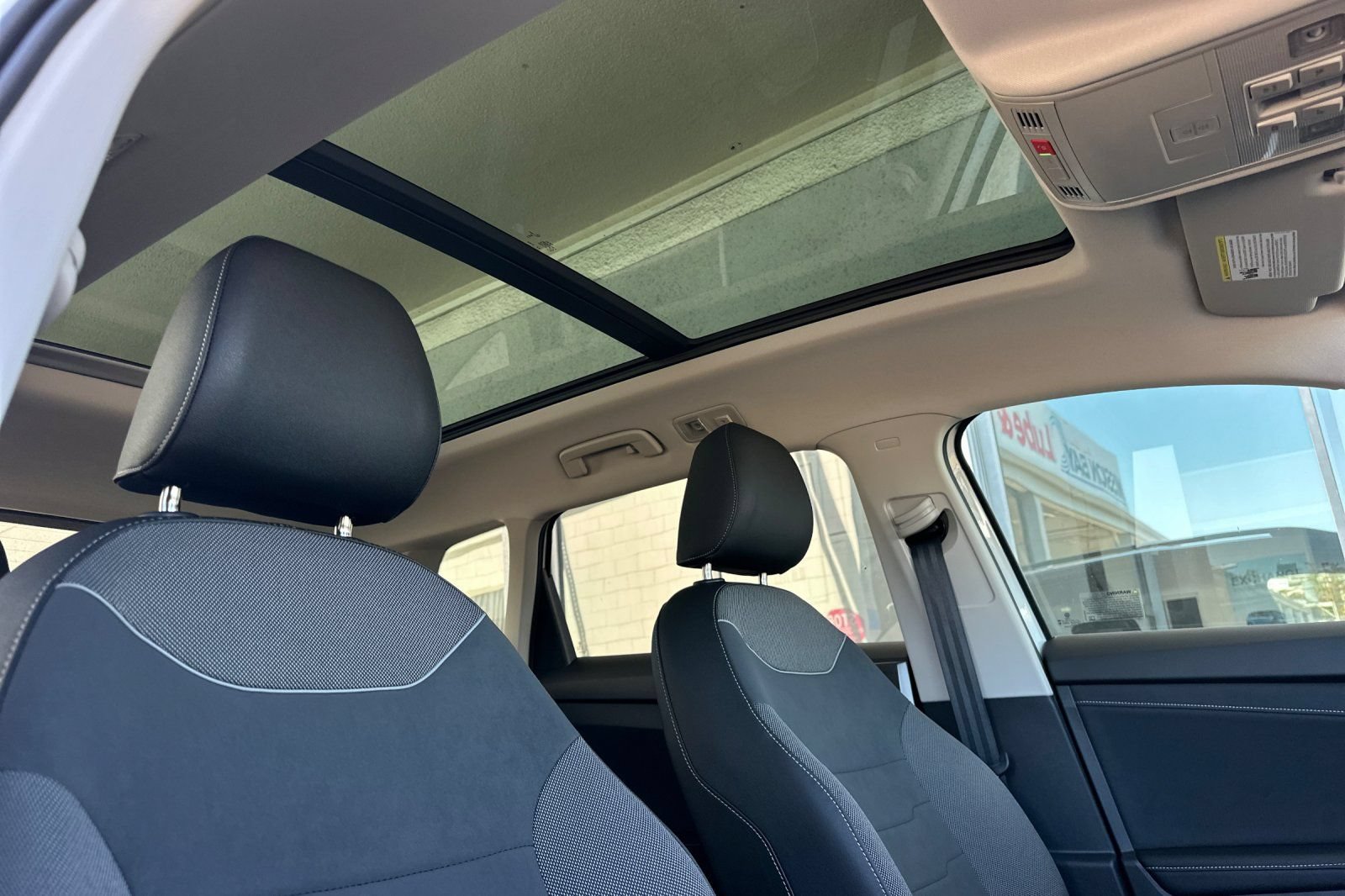 New 2026 Volkswagen Taos SE FWD image 17