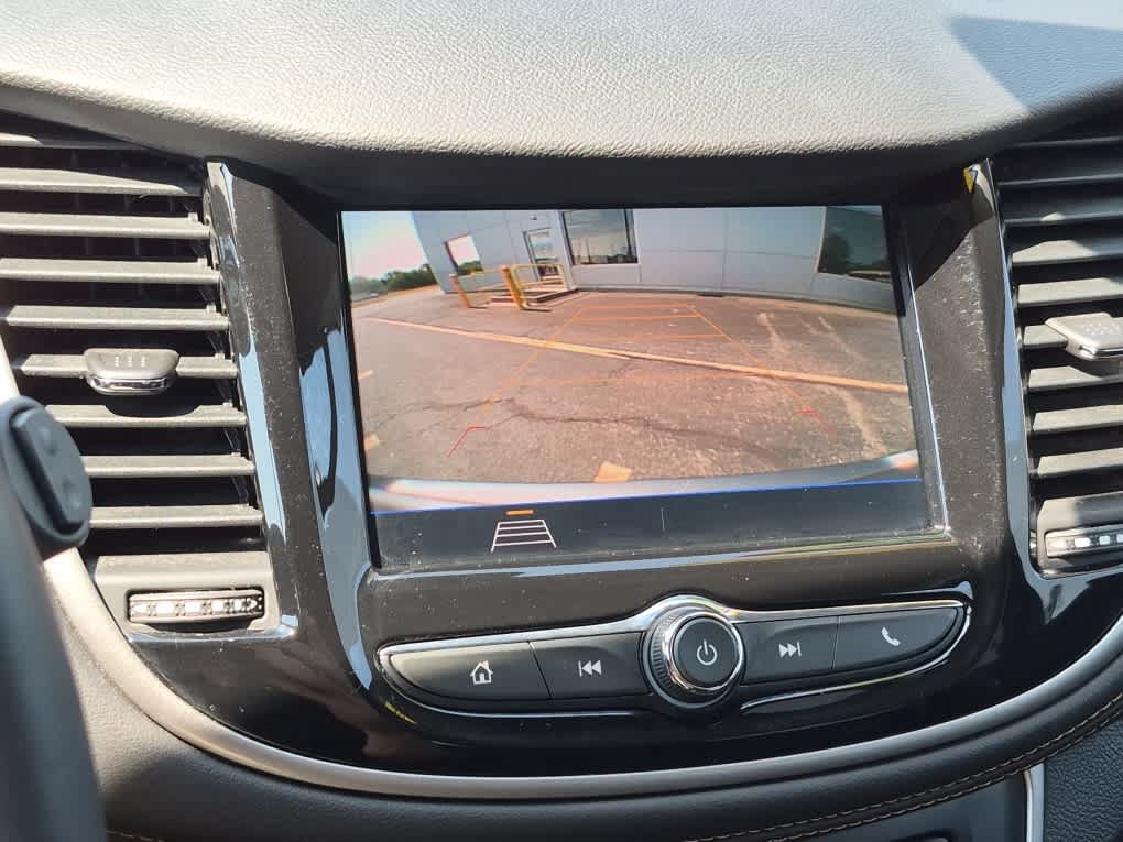 Used 2020 Chevrolet Trax LT w/ LT Convenience Package FWD image 14
