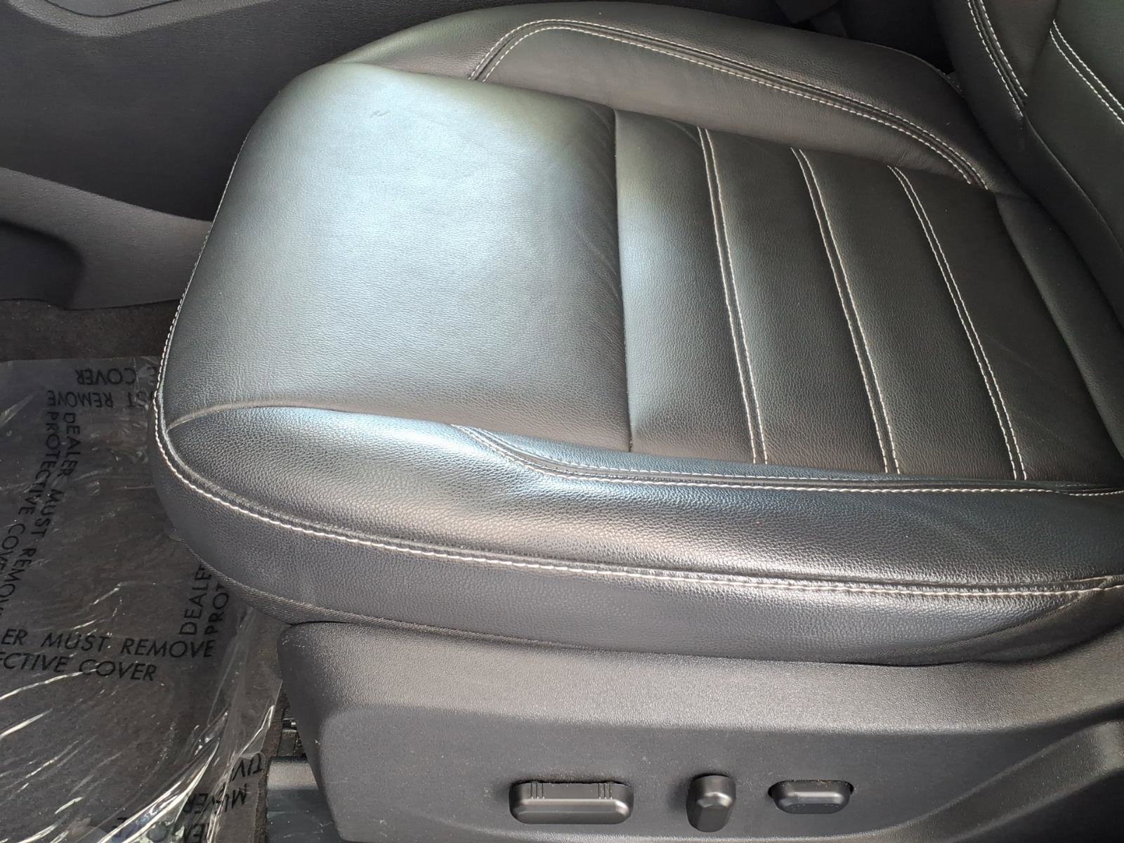 Used 2018 Ford Escape Titanium w/ Ford Safe & Smart Package FWD image 7