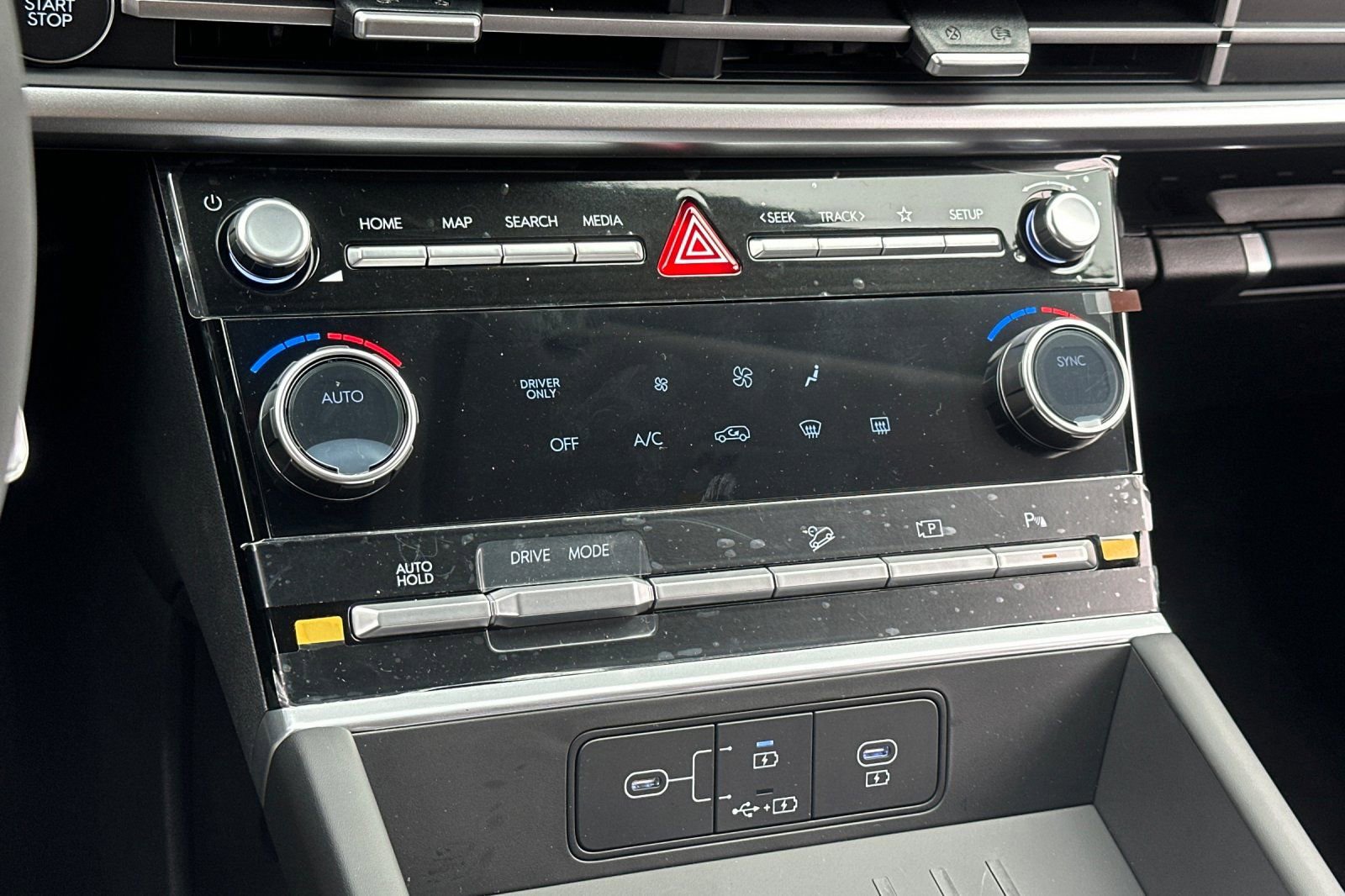 New 2026 Hyundai Santa Fe SE image 21