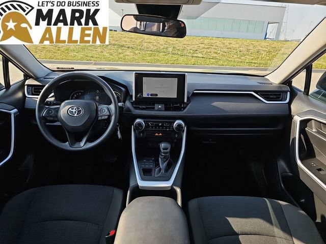 Used 2025 Toyota RAV4 LE AWD/4WD image 19