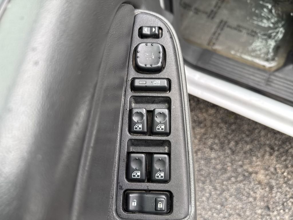Used 2004 GMC Sierra 2500 SLE AWD/4WD image 12
