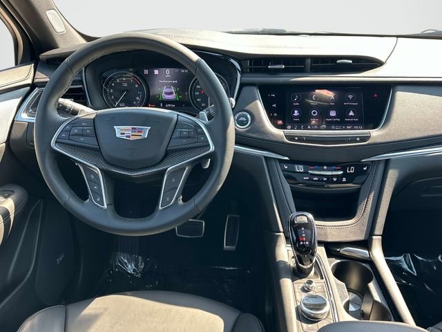 Used 2025 Cadillac XT5 Sportv w/ LPO, Bronce Accent Package AWD/4WD image 2