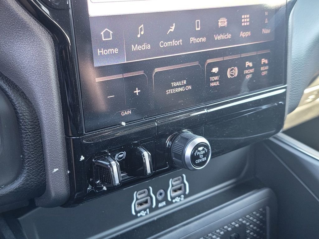 New 2026 RAM 2500 Laramie AWD/4WD image 16