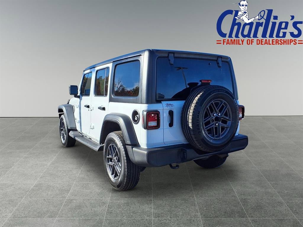 Used 2024 Jeep Wrangler Sport image 5
