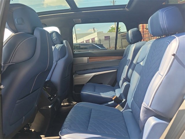 New 2026 Cadillac Vistiq Premium Luxury image 25