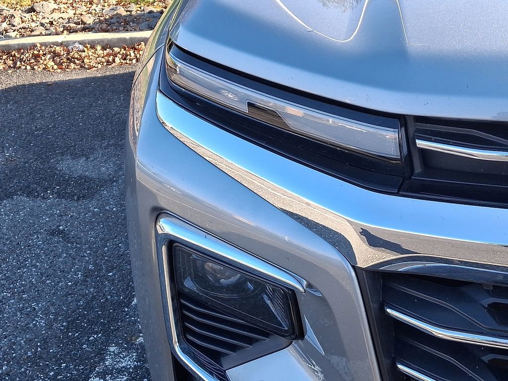 Used 2025 Chevrolet Traverse LT image 4