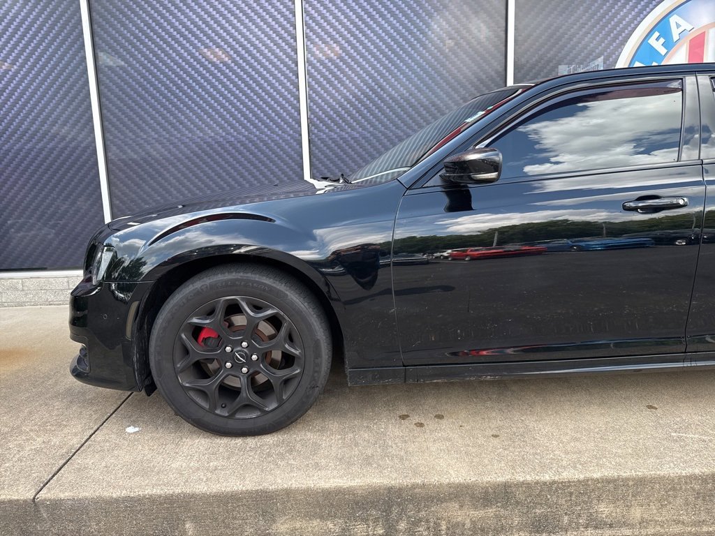 Used 2018 Chrysler 300 S w/ 300S Premium Group image 11