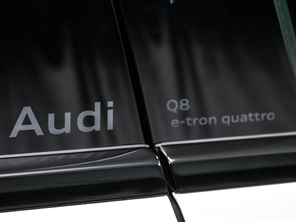 Used 2024 Audi Q8 e-tron Premium AWD/4WD image 15