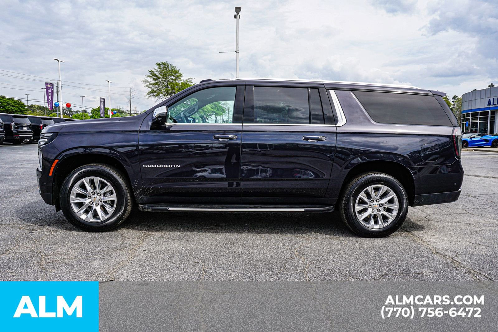 Used 2025 Chevrolet Suburban Premier AWD/4WD image 10