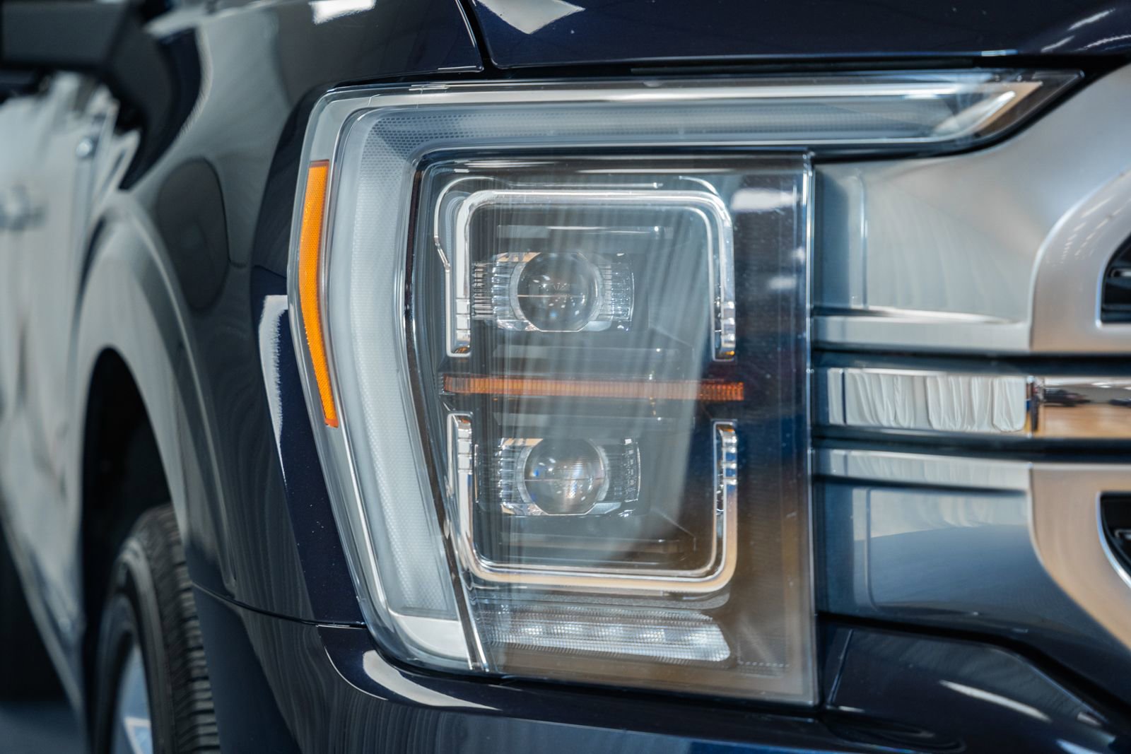 Used 2023 Ford F150 Limited image 14